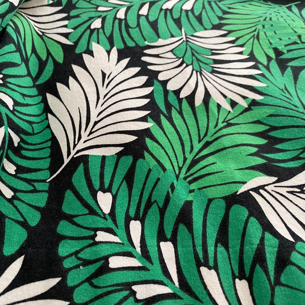 Tropical Shorts - Stretchy! (Dalia) - Picture 7 of 12